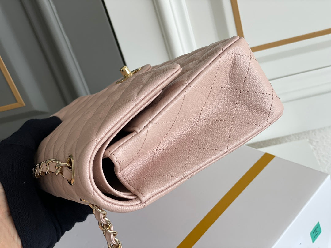 25C Classic Flap Medium Shoulder Bag