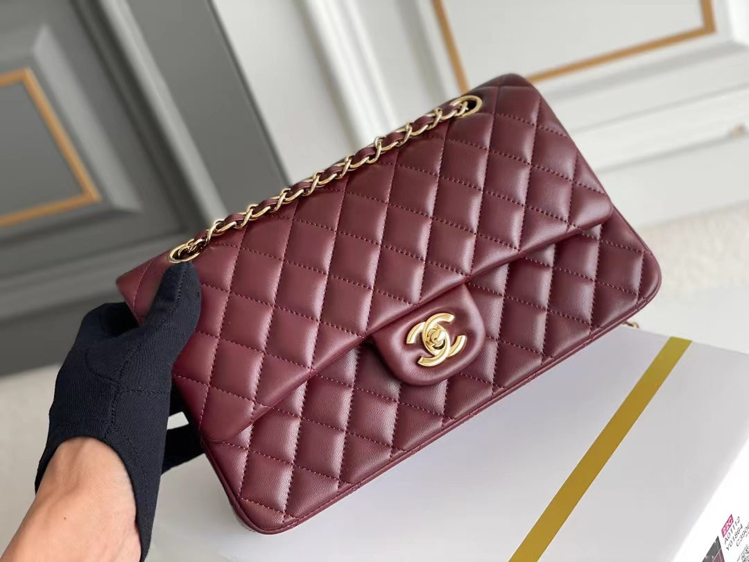 25C Classic Flap Medium Shoulder Bag