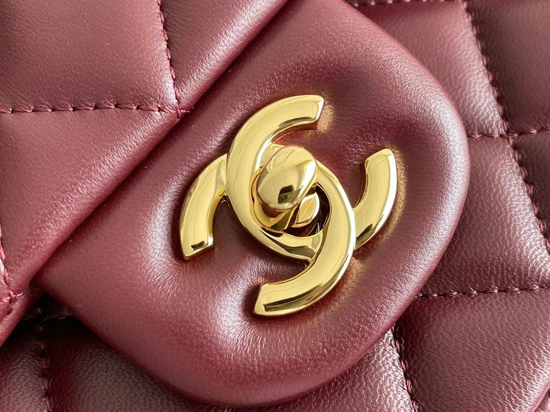 25C Classic Flap Medium Shoulder Bag