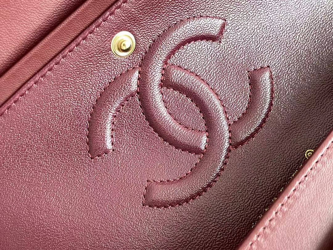 25C Classic Flap Medium Shoulder Bag
