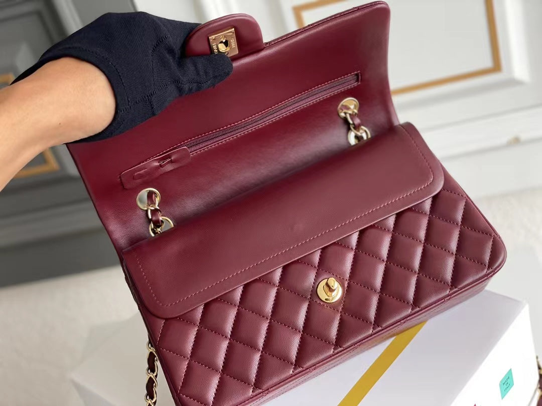25C Classic Flap Medium Shoulder Bag
