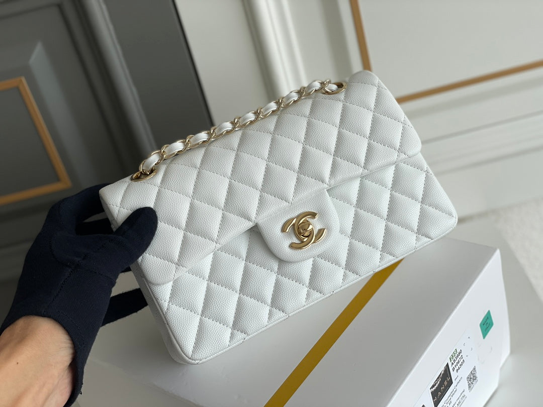 25C Classic Flap Medium Shoulder Bag