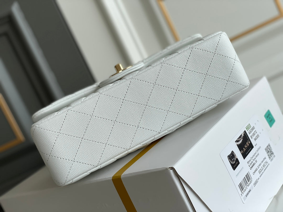 25C Classic Flap Medium Shoulder Bag