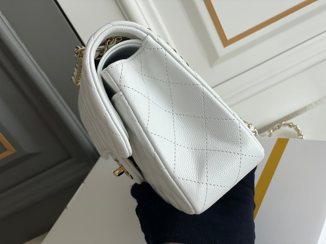 25C Classic Flap Medium Shoulder Bag