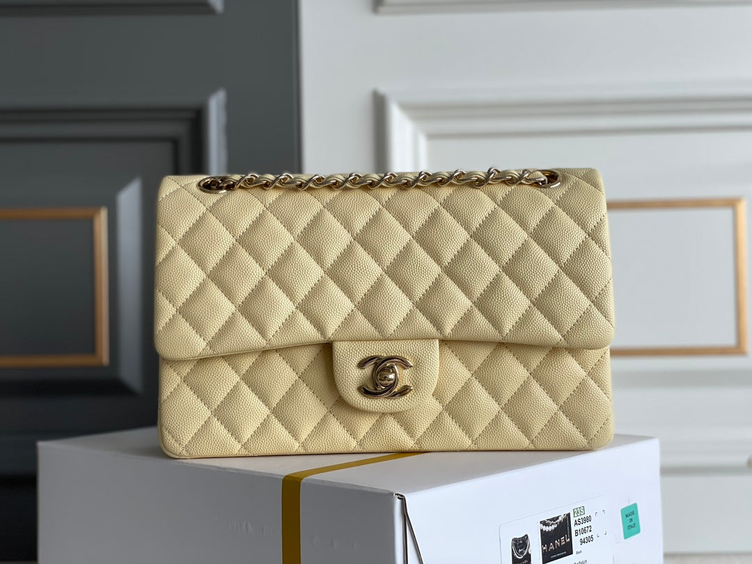 25C Classic Flap Medium Shoulder Bag