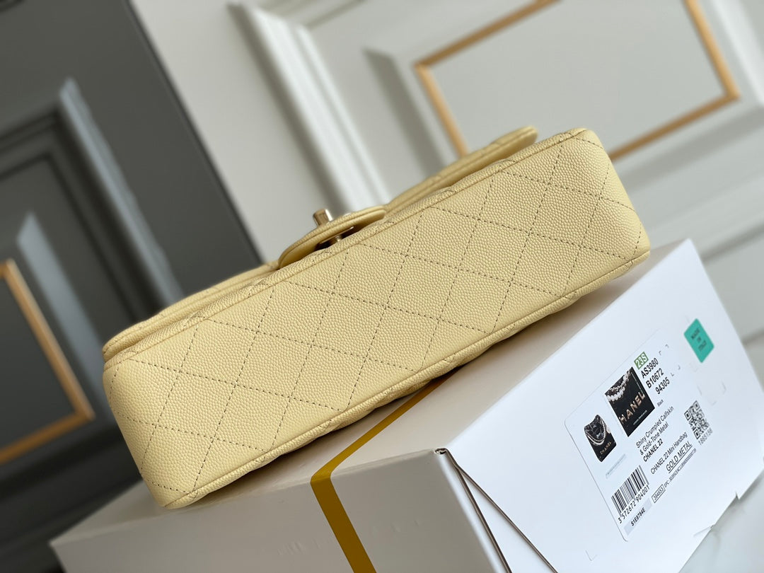 25C Classic Flap Medium Shoulder Bag
