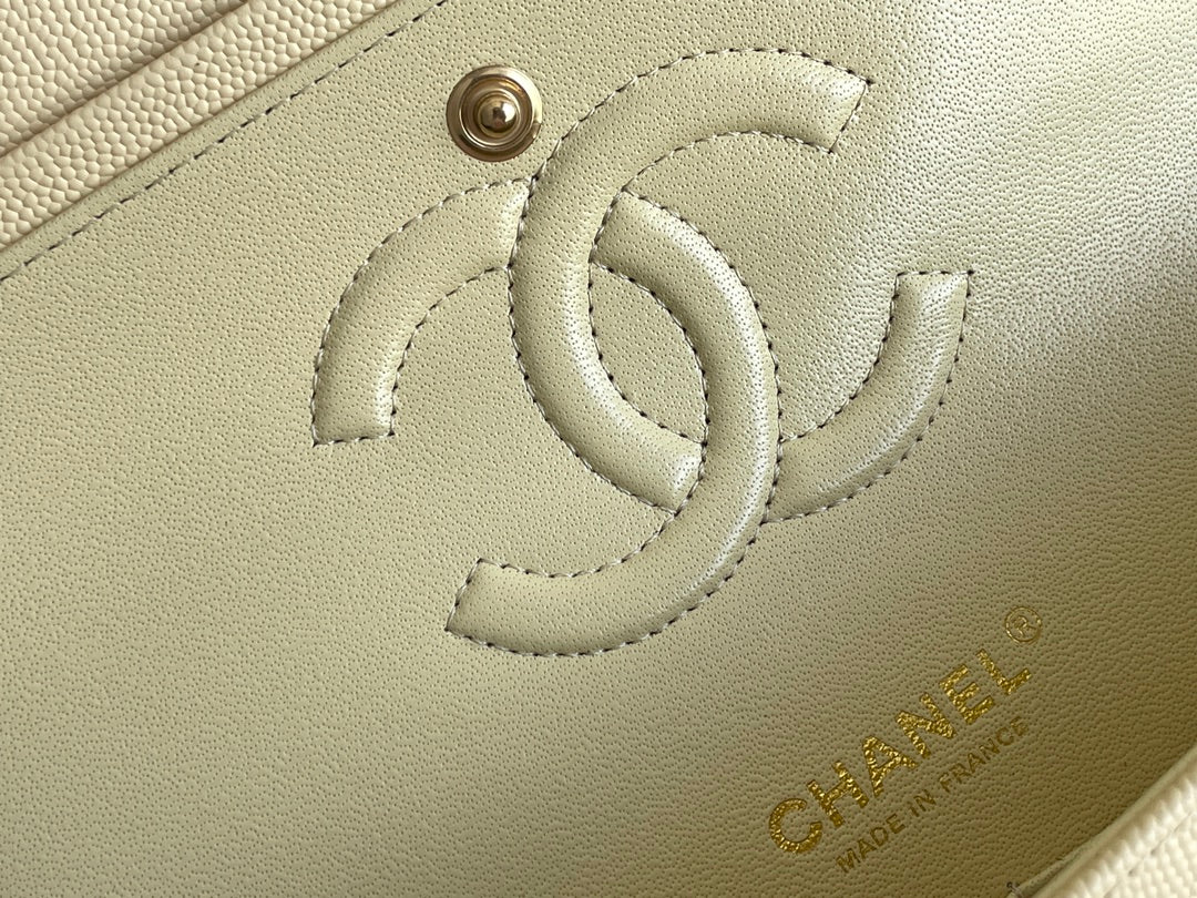 25C Classic Flap Medium Shoulder Bag