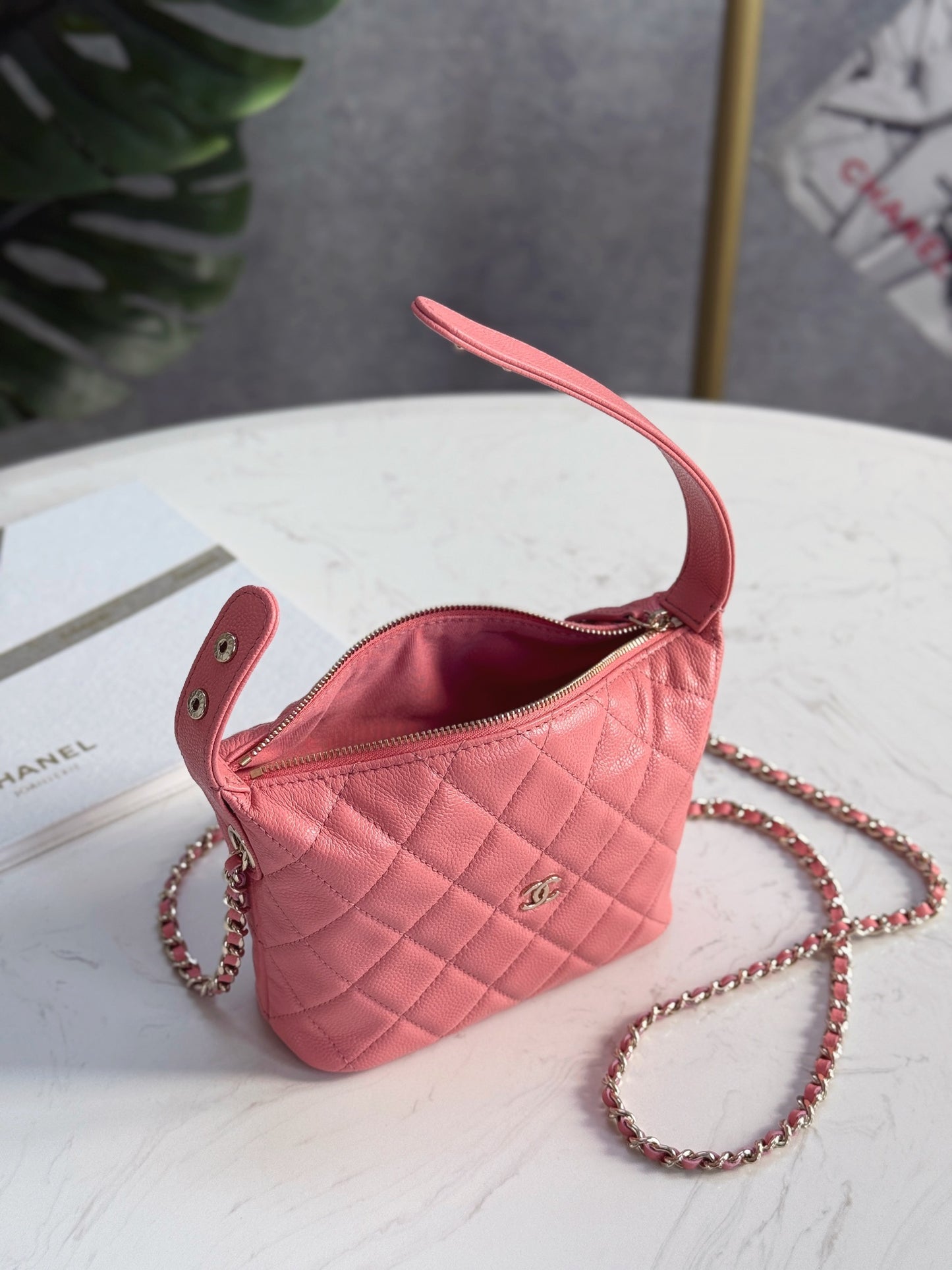 CHANEL25C early spring lunch box bag