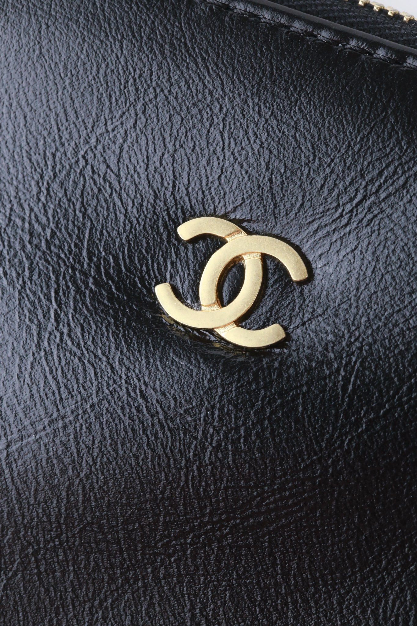 Chanel's new 22S classic diamond quilted and leather chain shoulder strap shopping bag