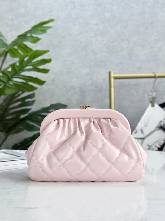 Chanel24A new cloud bag