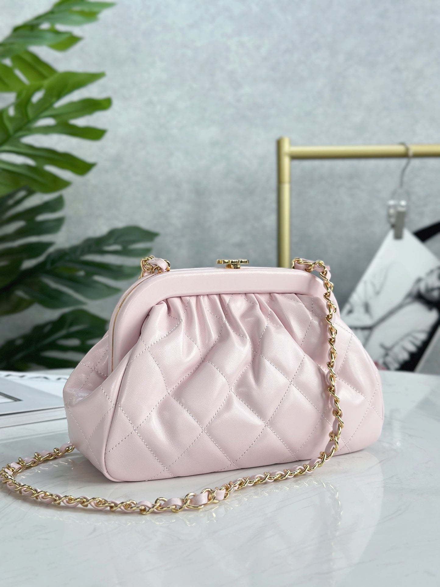 Chanel24A new cloud bag