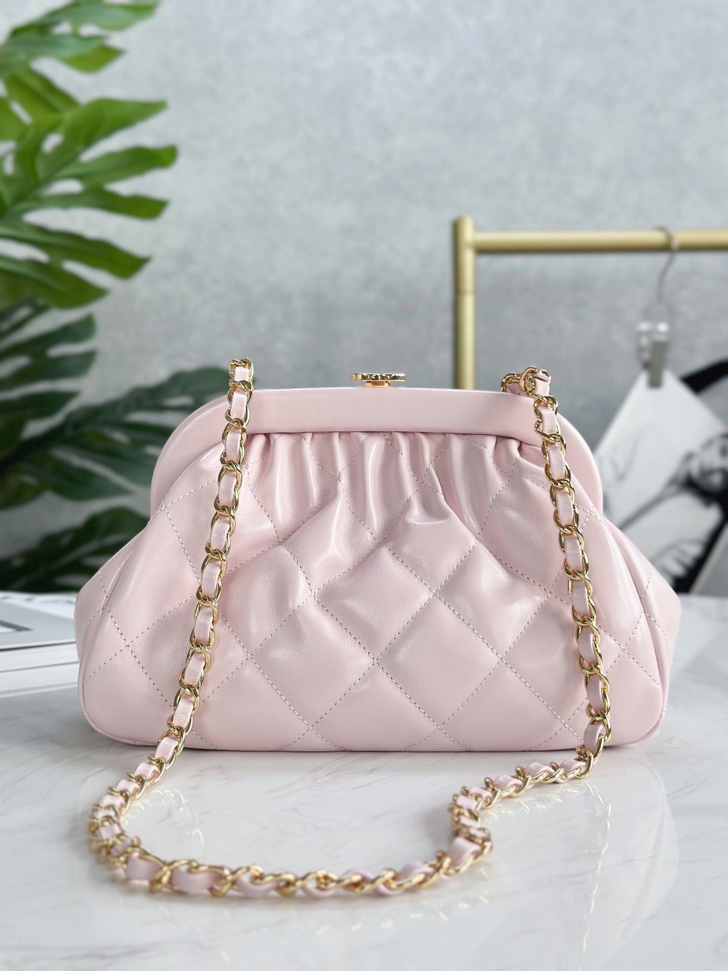 Chanel24A new cloud bag