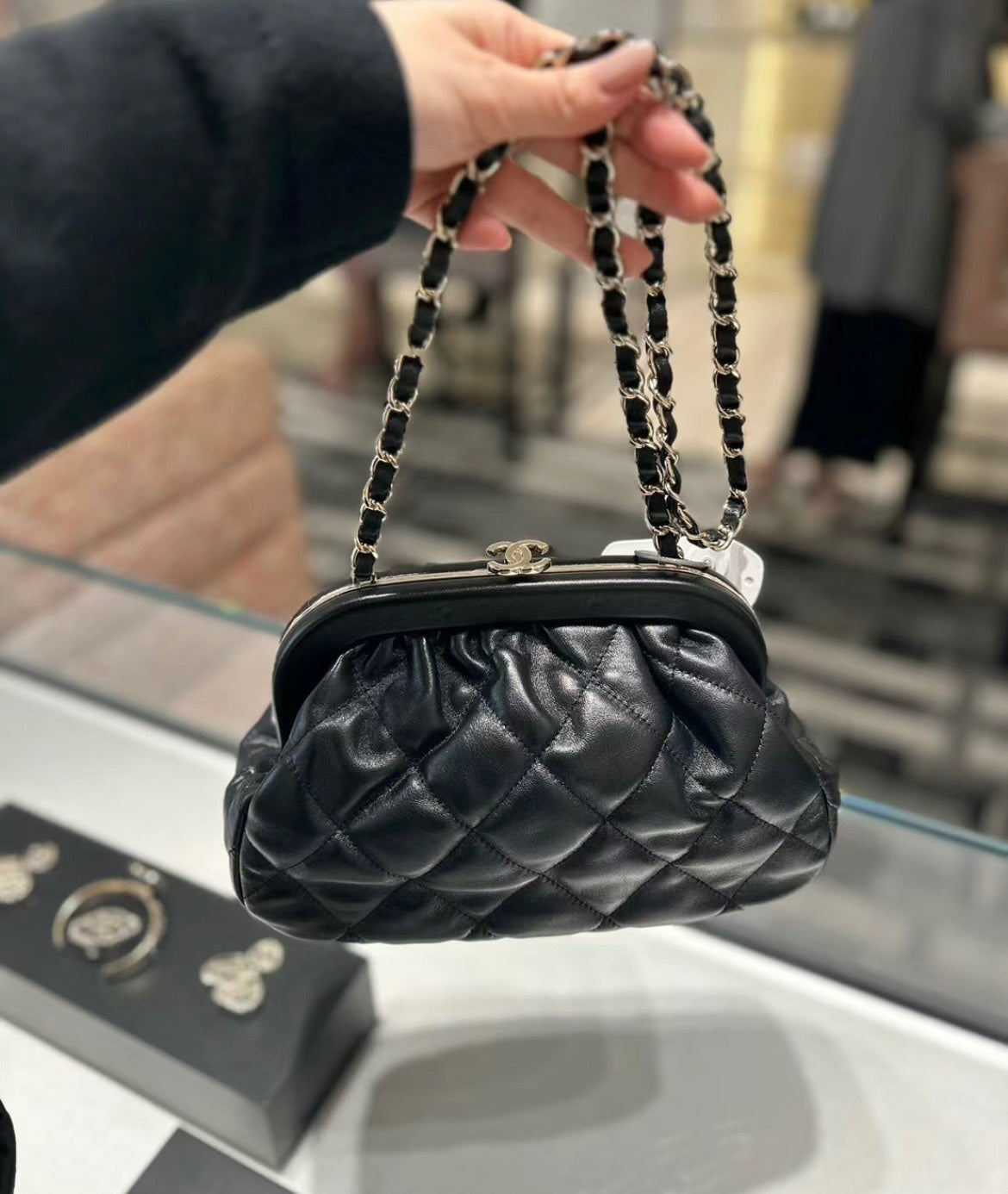 Chanel24A new cloud bag