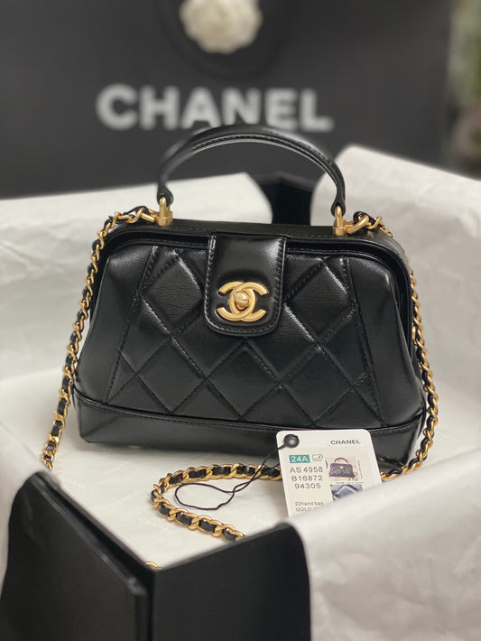 24C New Litchi Flap Shoulder Bag