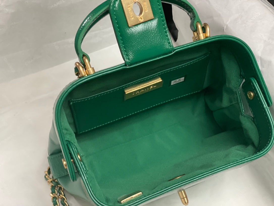 24C New Litchi Flap Shoulder Bag