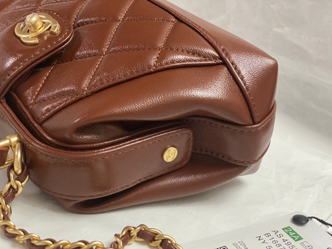 24C New Litchi Flap Shoulder Bag
