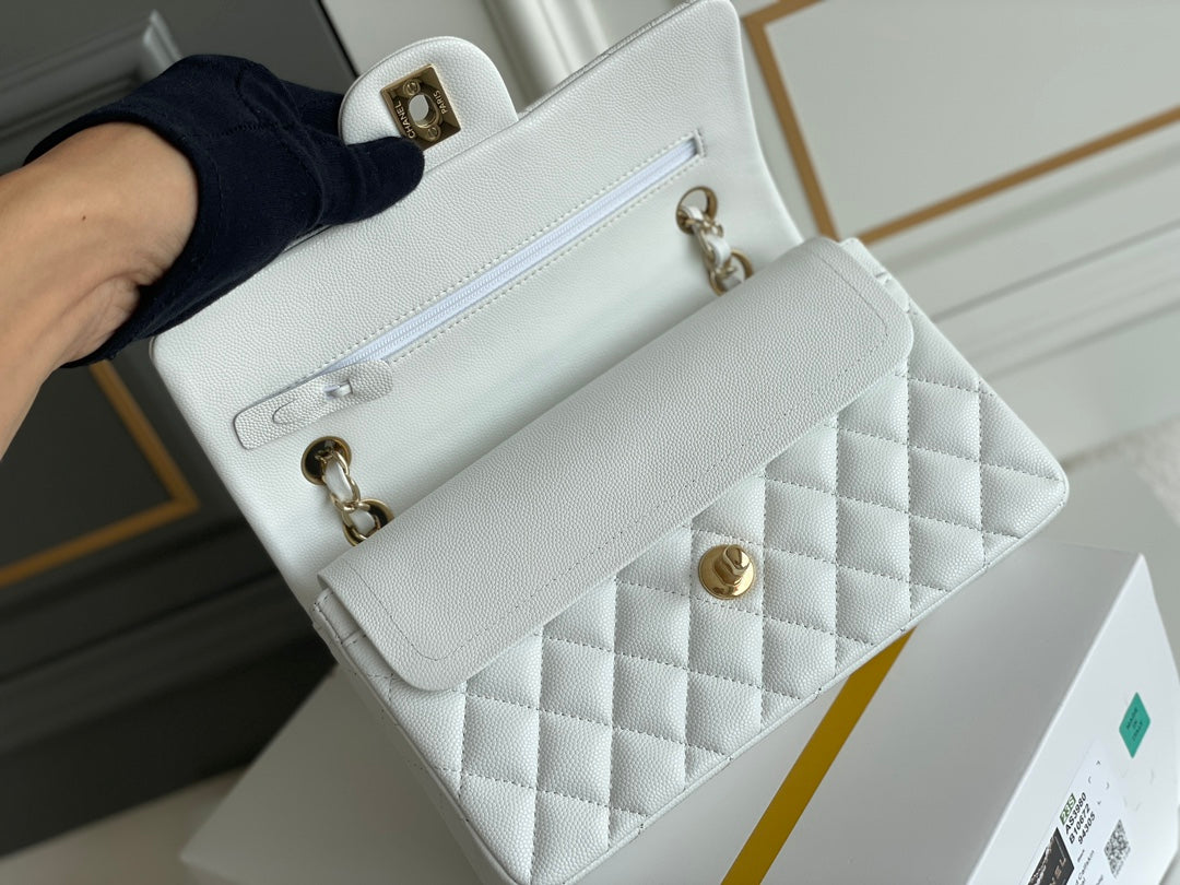 25C Classic Flap Medium Shoulder Bag